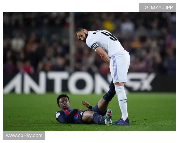 男足球压腿训练技巧揭秘提升柔韧性与赛场表现的关键秘诀